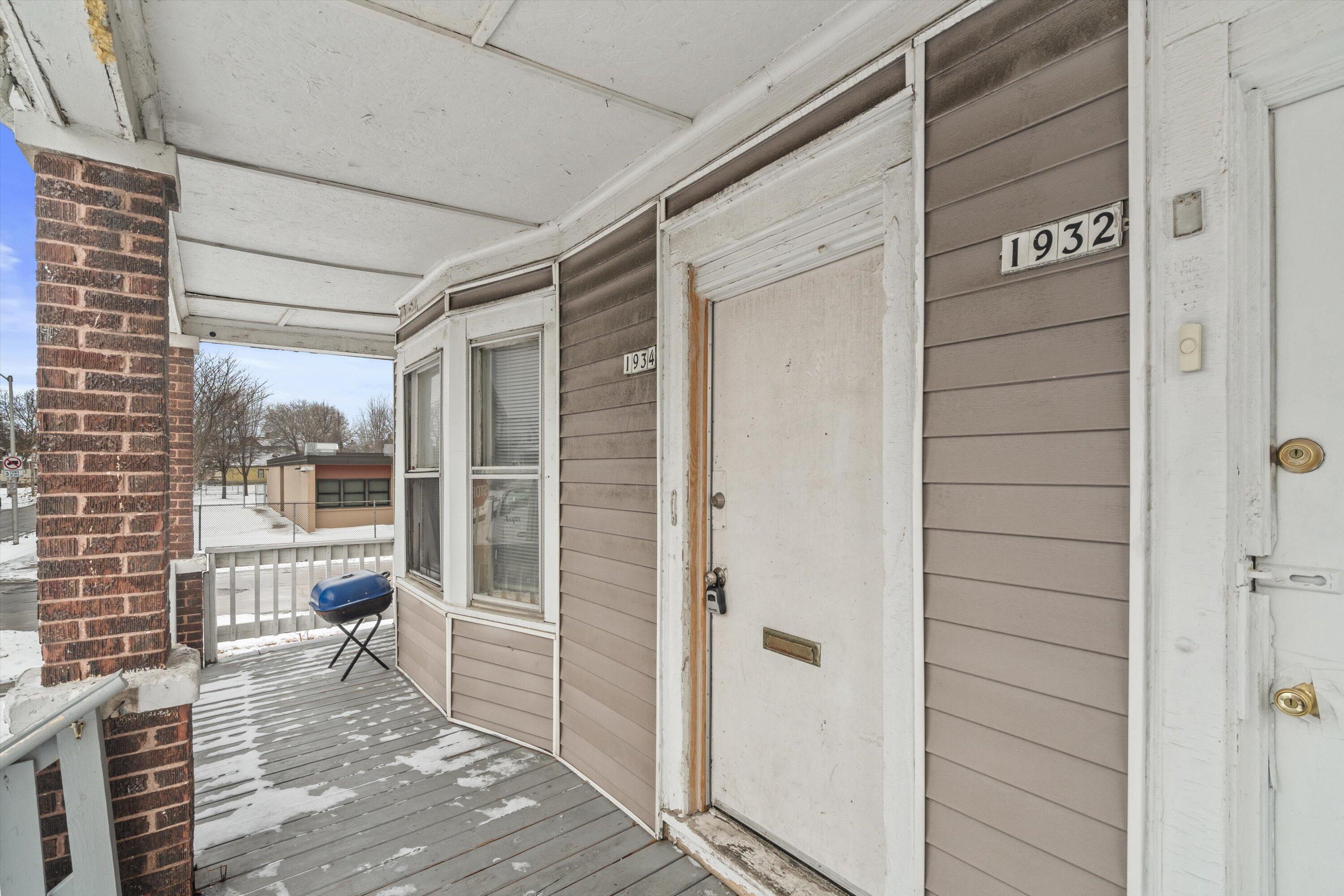 1932 West Brown Street, Unit 1934 Milwaukee, WI 53205 - Photo 6 of 19 06-DSC05899