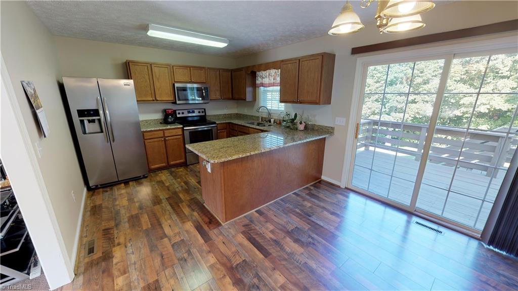 178 Hawksbridge Road Mount Airy, NC 27030 - Photo 9 of 20 Gallery Image 9