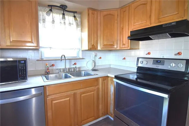 $225,000 | 314 West Lehigh Street, Homestead, PA 15120