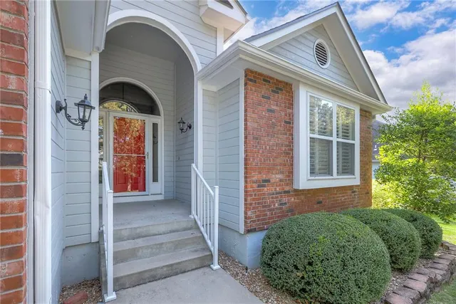 $315,000 | 3013 South Redwood Drive, Independence, MO 64057