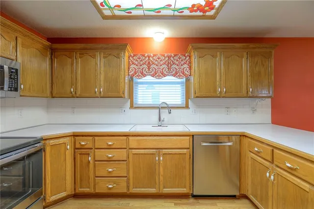 $315,000 | 3013 South Redwood Drive, Independence, MO 64057