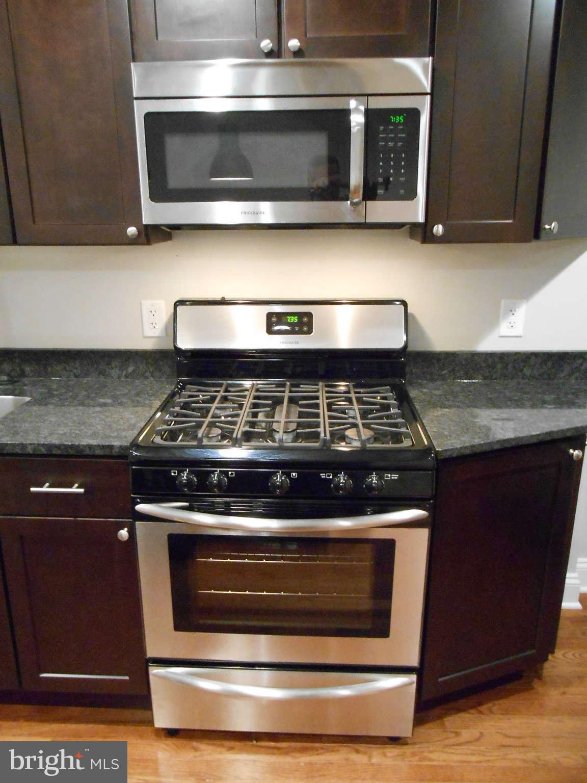 8158 North Boundary Road Baltimore, MD 21222 - Photo 8 of 22 Kitchen