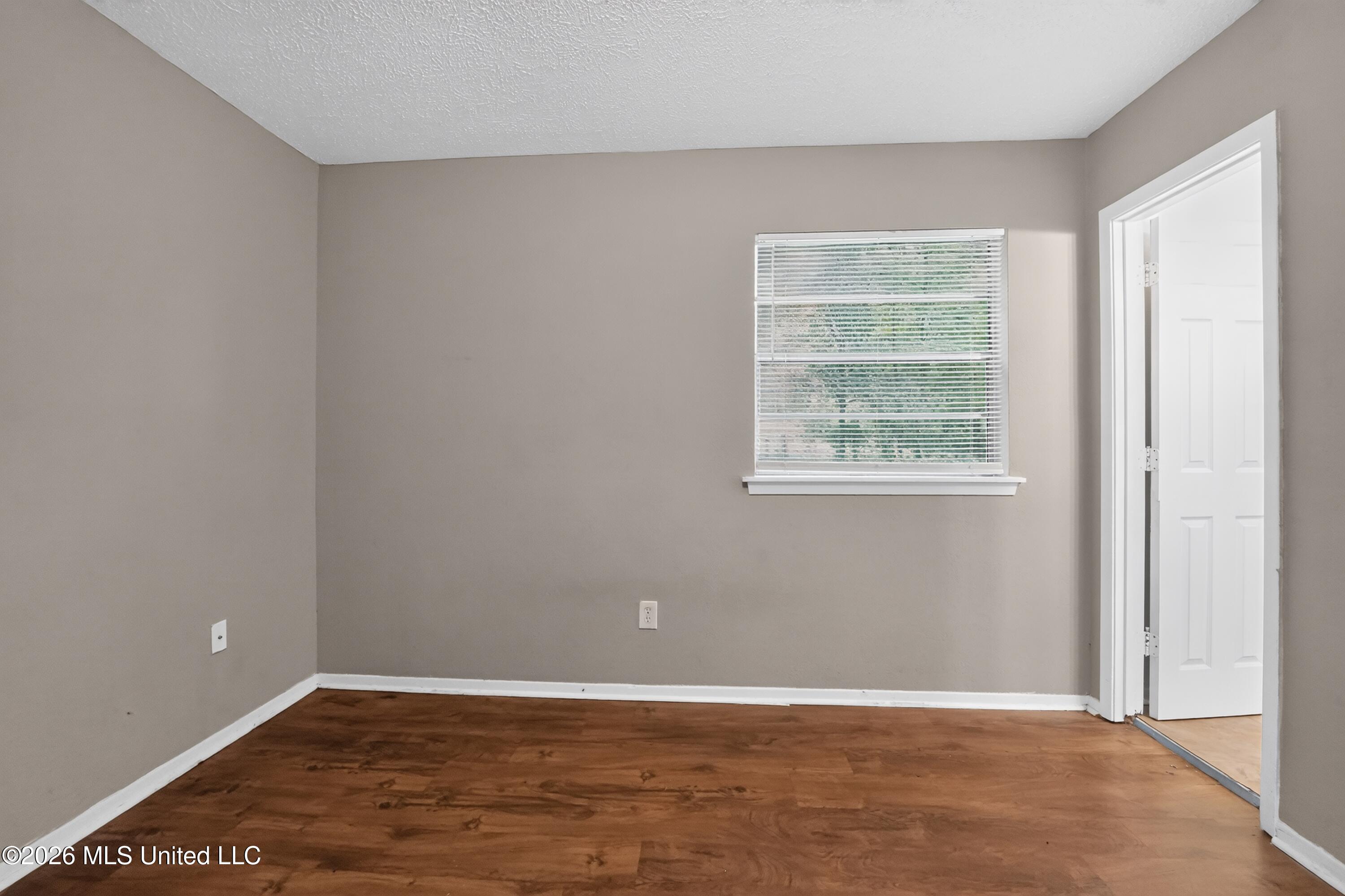 6558 Van Buren Road Jackson, MS 39213 - Photo 32 of 39 35_6558_Van_Buren_Rd-Bedroom-9121