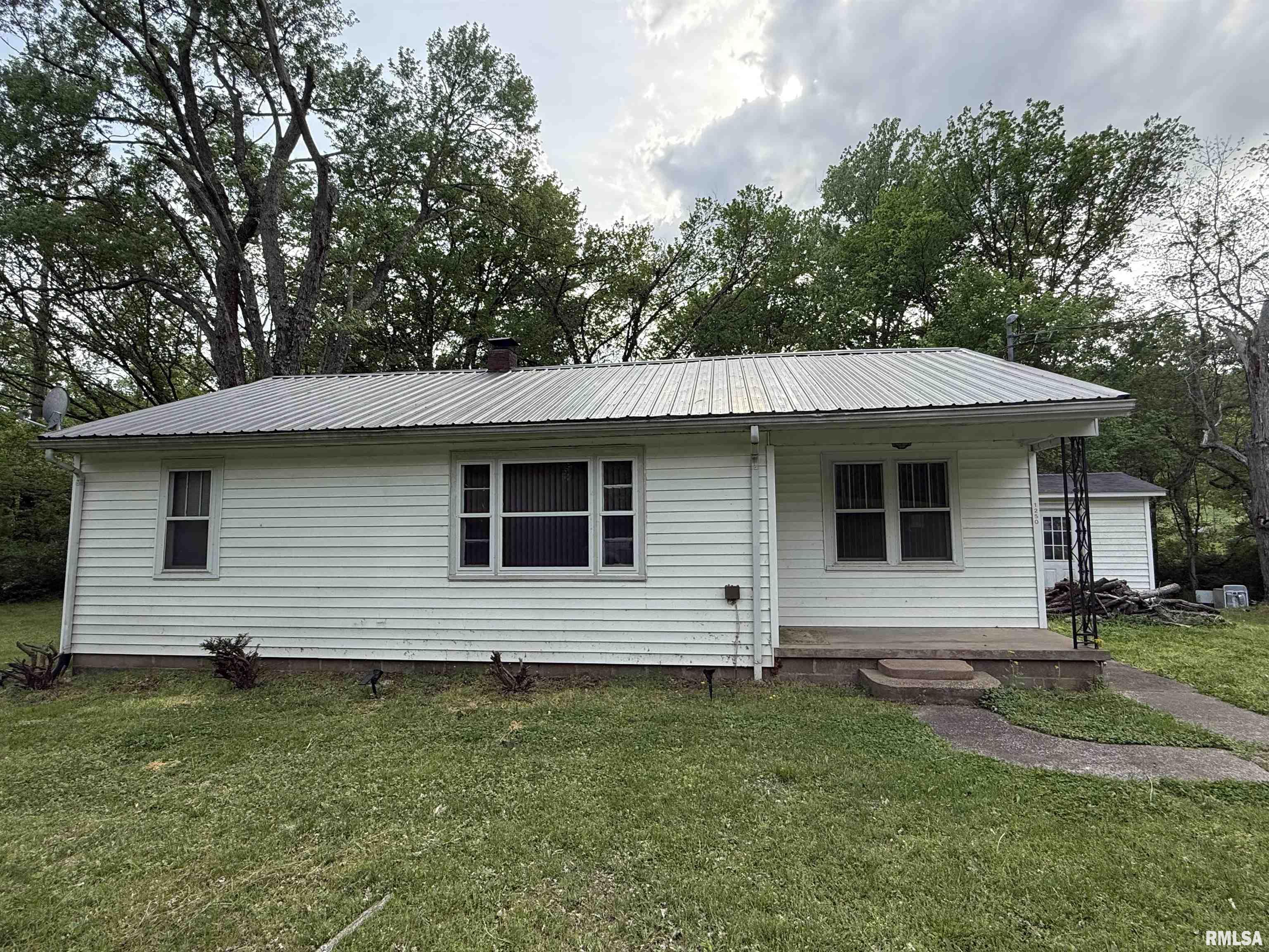 1250 Fair City Road Jonesboro, IL 62952 - Photo 1 of 24