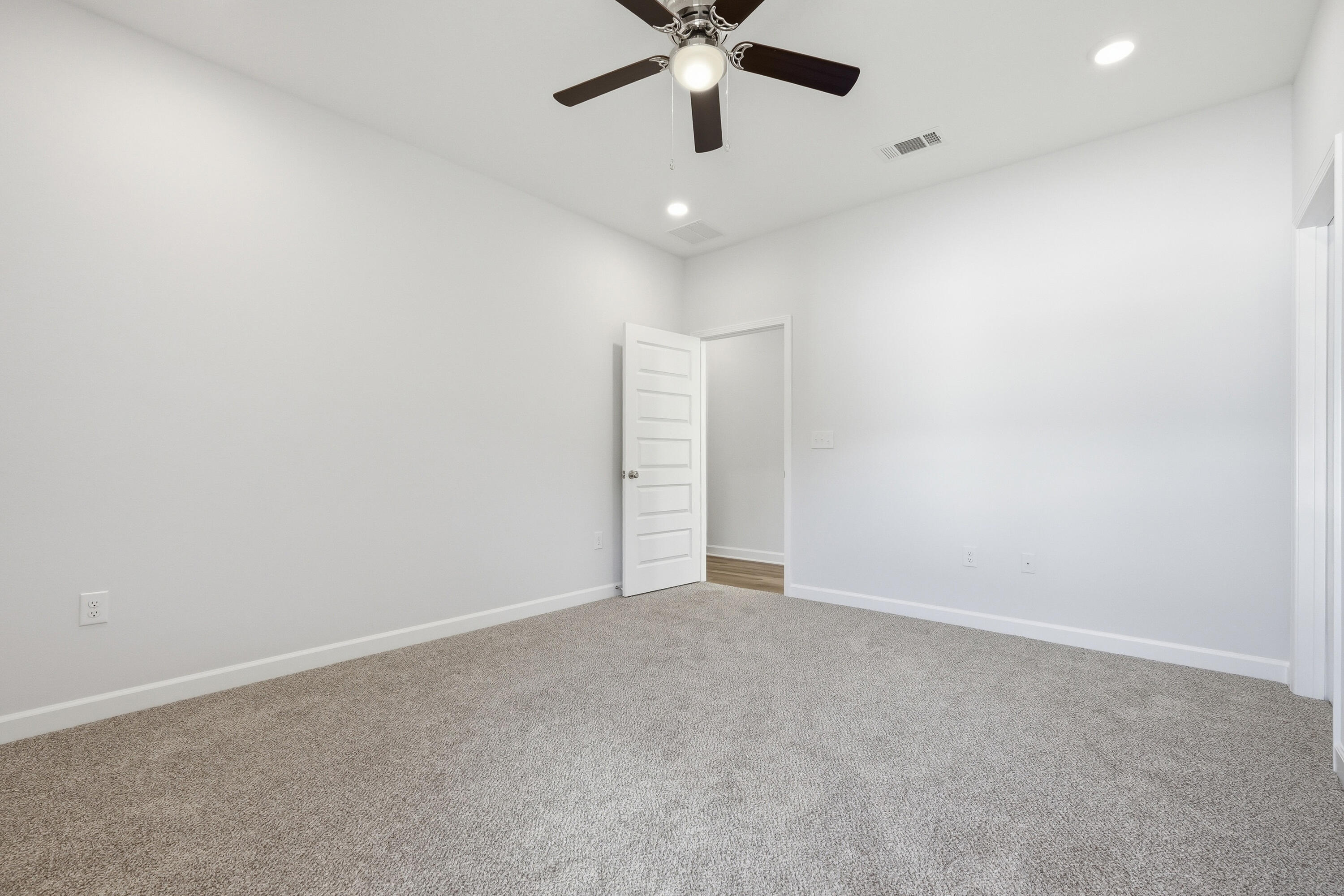 6138 Clover Street Crestview, FL 32539 - Photo 12 of 21 en view of an empty room