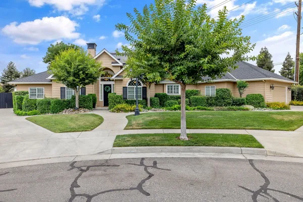 $969,000 | 2015 El Cajon Court, Visalia, CA 93277