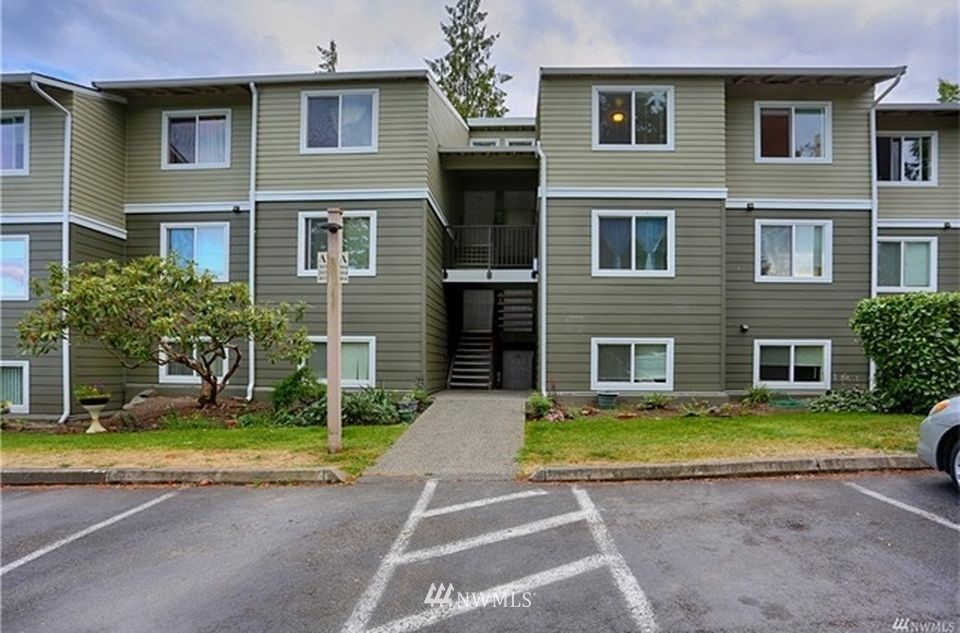 820 Cady Road East, Unit A 203 Everett, WA 98203 - Photo 1 of 8