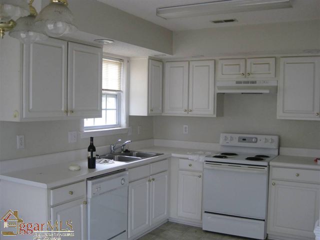 323 Old John Dodd Road Boiling Springs, SC 29316 - Photo 4 of 17 Gallery Image 4