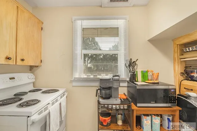 $294,900 | 380 3rd Street, Idaho Falls, ID 83401