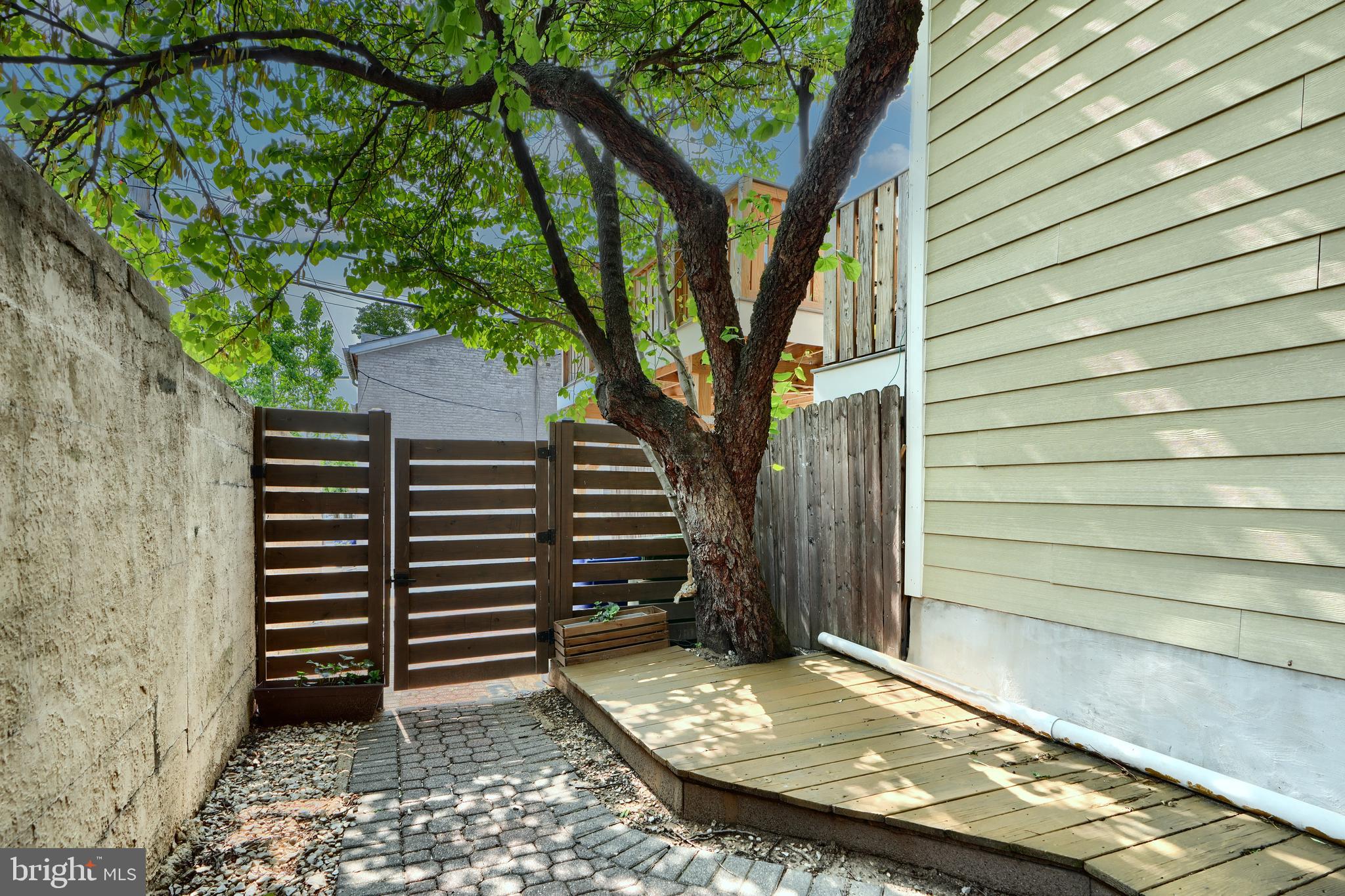 1142 Riverside Avenue Baltimore, MD 21230 - Photo 17 of 41 a view of outdoor space and deck
