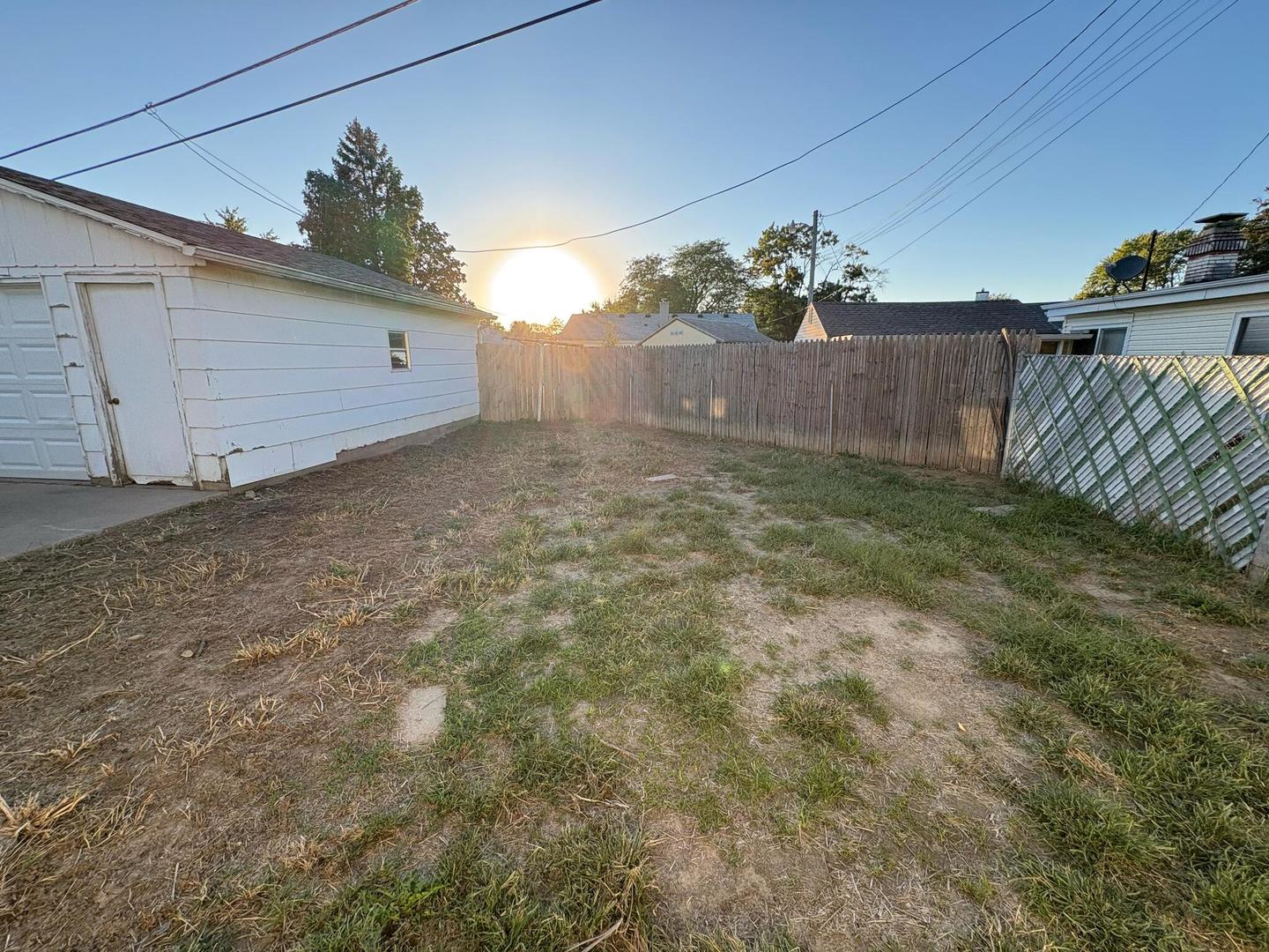 1003 41st Street Moline, IL 61265 - Photo 16 of 17 a view of a backyard