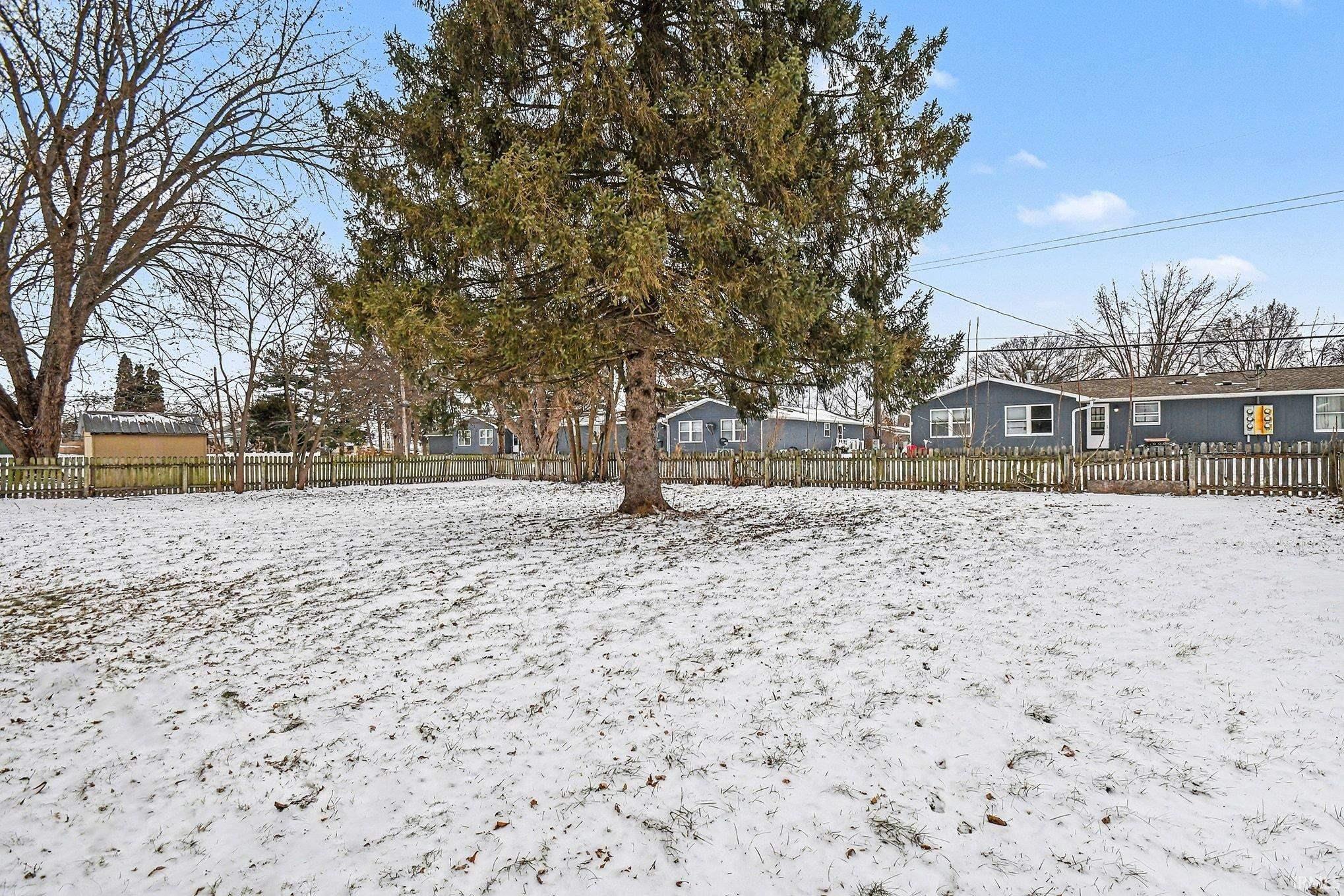 206 East Maple Grove Street Syracuse, IN 46567 - Photo 27 of 32