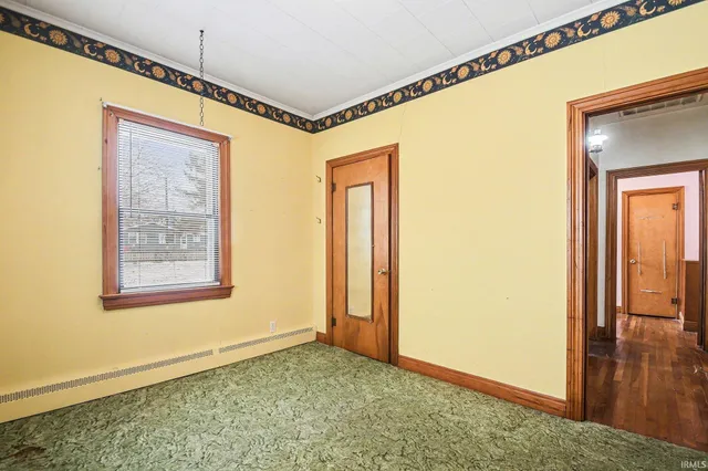 $1 | 206 East Maple Grove Street, Syracuse, IN 46567