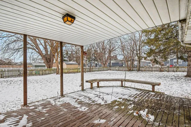 $1 | 206 East Maple Grove Street, Syracuse, IN 46567