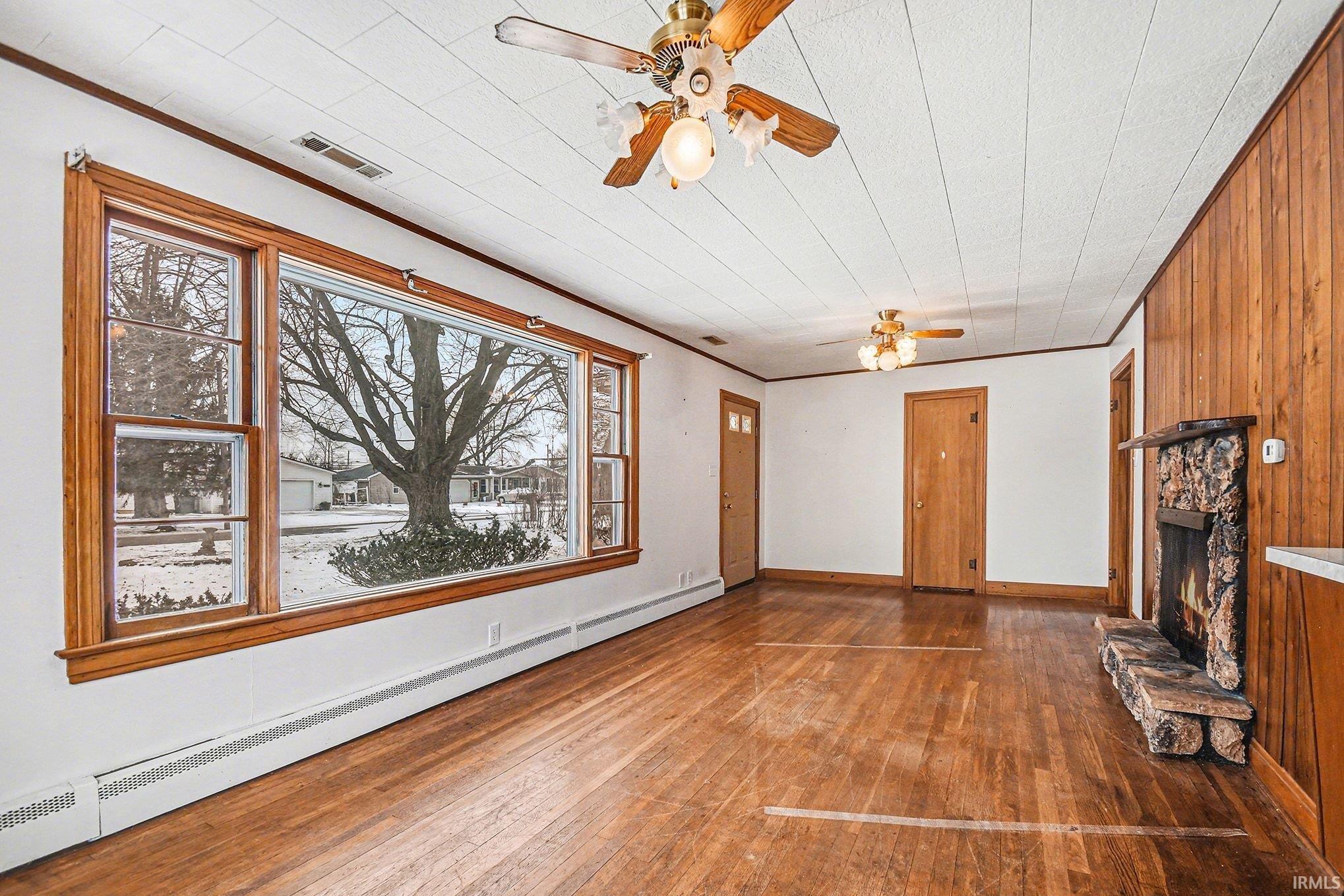 206 East Maple Grove Street Syracuse, IN 46567 - Photo 6 of 32