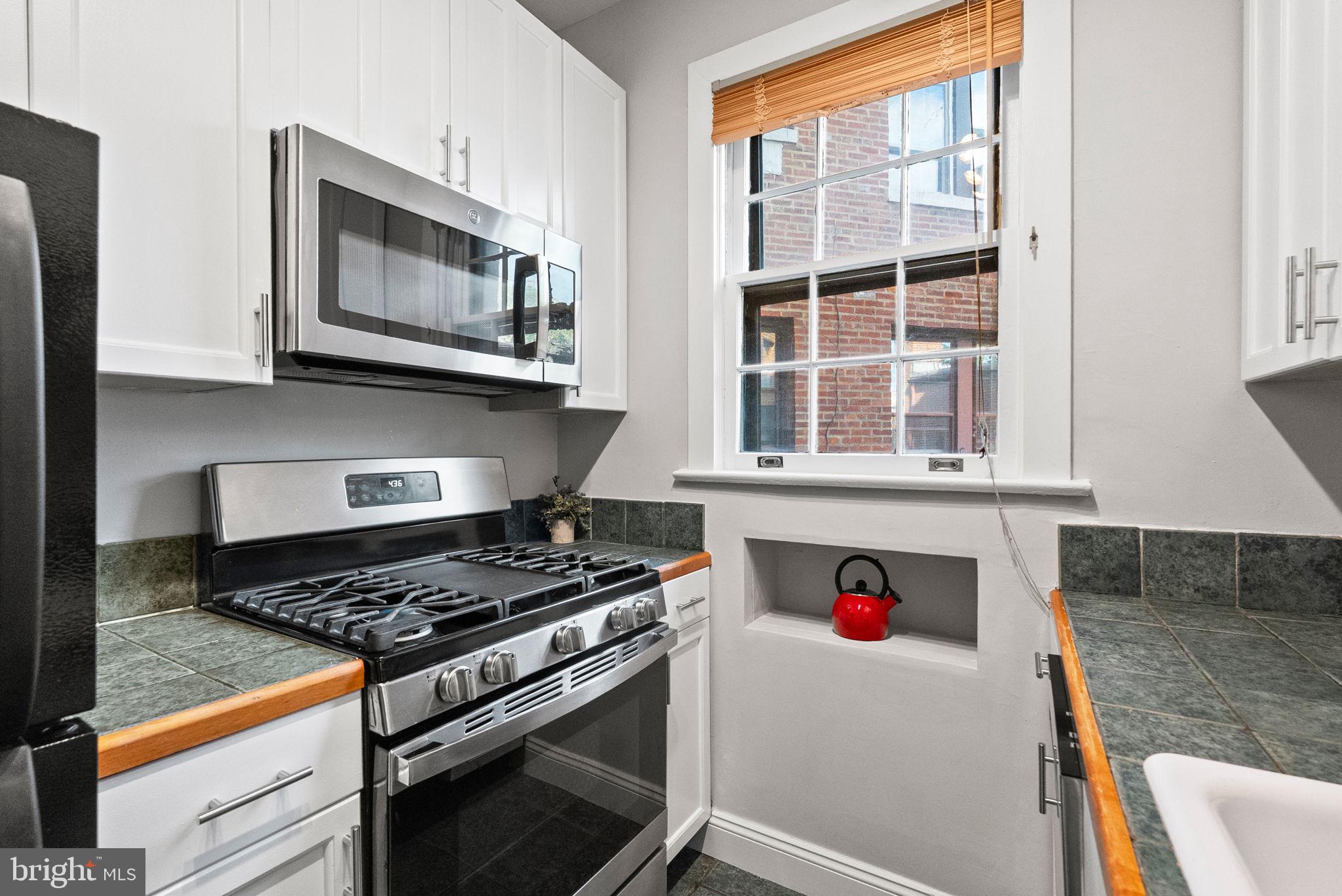 2707 Adams Mill Road Northwest, Unit 308 Washington, DC 20009 - Photo 23 of 34
