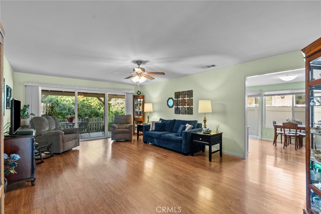 19547 Brendle Way Newhall, CA 91321 - Photo 4 of 30