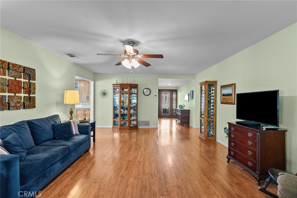 19547 Brendle Way Newhall, CA 91321 - Photo 7 of 30