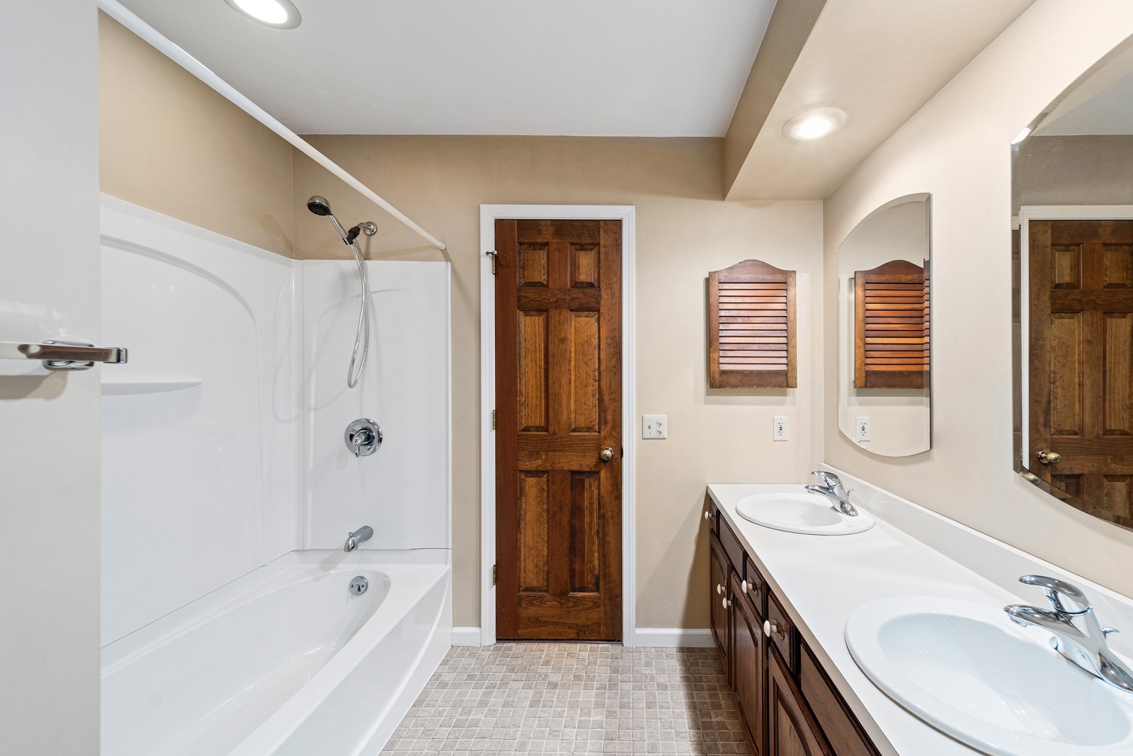 15262 Hunting Ridge Trail Granger, IN 46530 - Photo 15 of 32 Gallery Image 15