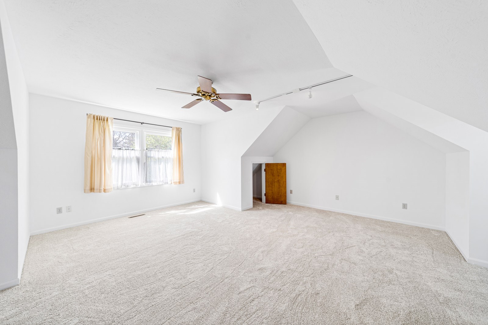 15262 Hunting Ridge Trail Granger, IN 46530 - Photo 27 of 32 Gallery Image 27