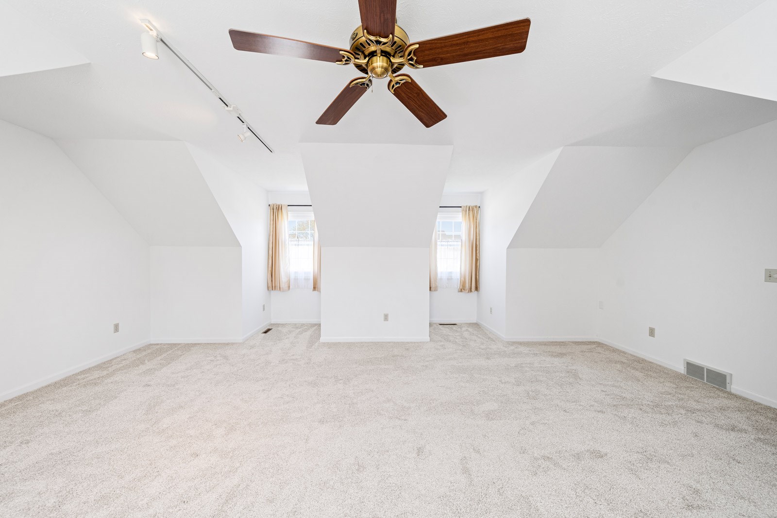 15262 Hunting Ridge Trail Granger, IN 46530 - Photo 29 of 32 Gallery Image 29