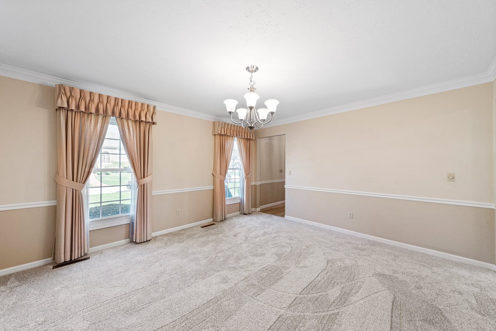 15262 Hunting Ridge Trail Granger, IN 46530 - Photo 4 of 32 Gallery Image 4