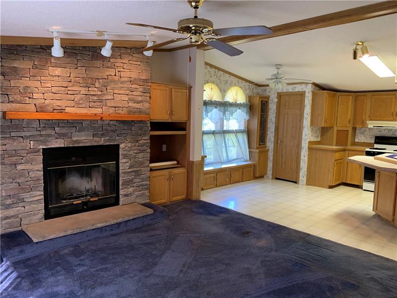 634 Gardner Center Road New Castle, PA 16101 - Photo 4 of 24