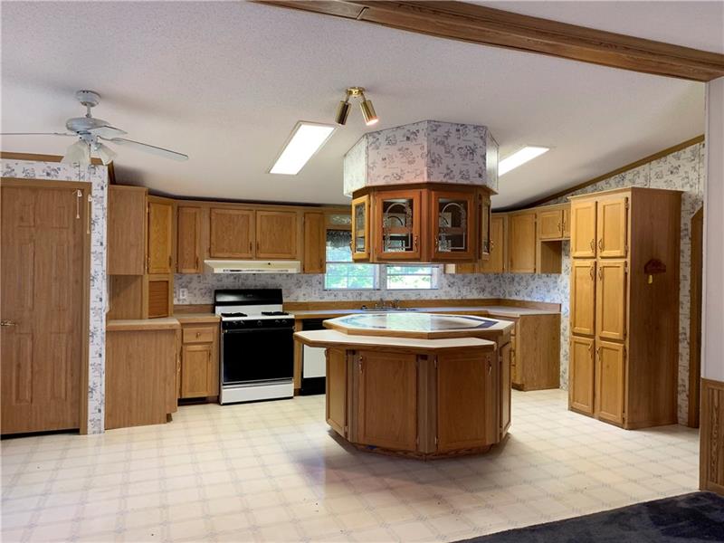 634 Gardner Center Road New Castle, PA 16101 - Photo 10 of 24