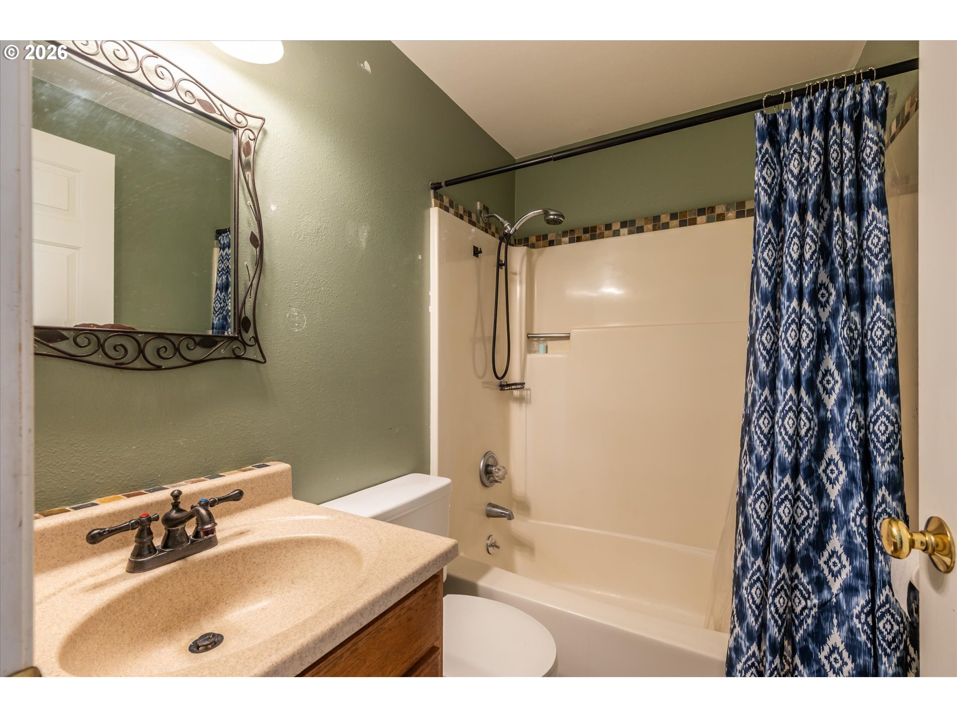 1750 Lincoln Road Coos Bay, OR 97420 - Photo 36 of 48 Bathroom