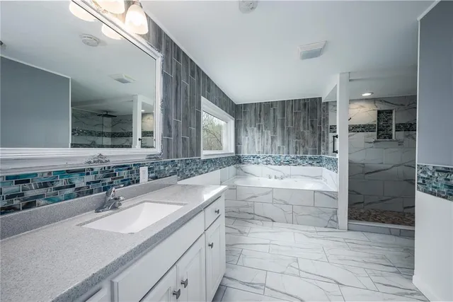 $379,000 | 34530 255th Street, Easton, KS 66020