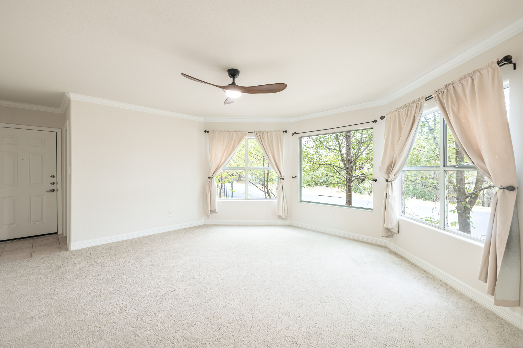 2906 Mill Reef Cove Austin, TX 78746 - Photo 33 of 38 a view of an empty room with a window