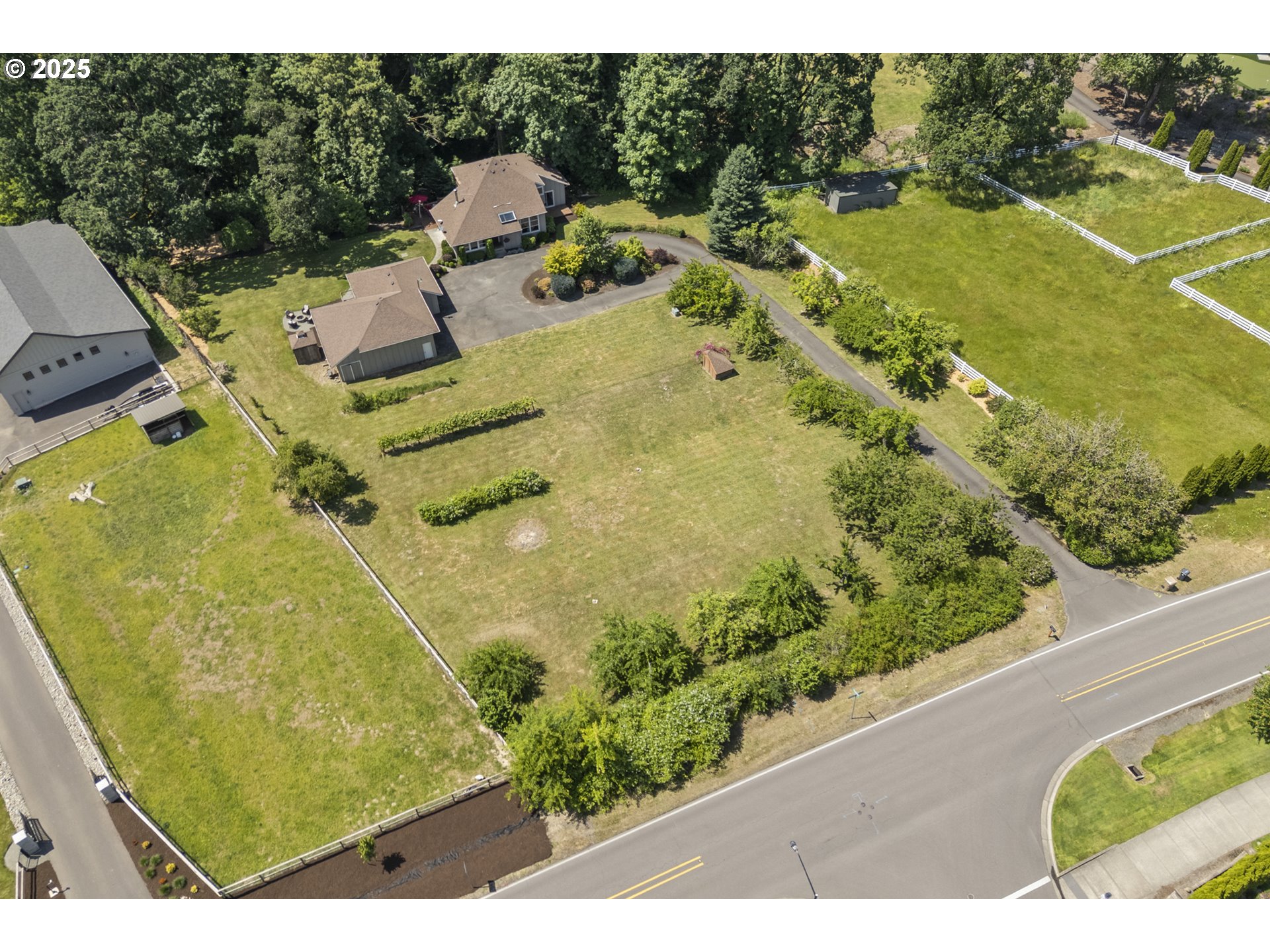 28825 Southwest Grahams Ferry Road Wilsonville, OR 97070 - Photo 34 of 36 a view of an outdoor space