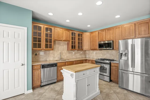 $399,900 | 1146 Falcon Ridge Drive, Elgin, IL 60124