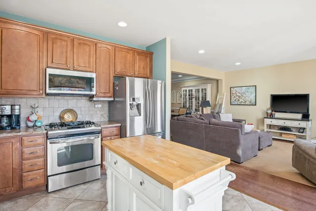 $399,900 | 1146 Falcon Ridge Drive, Elgin, IL 60124