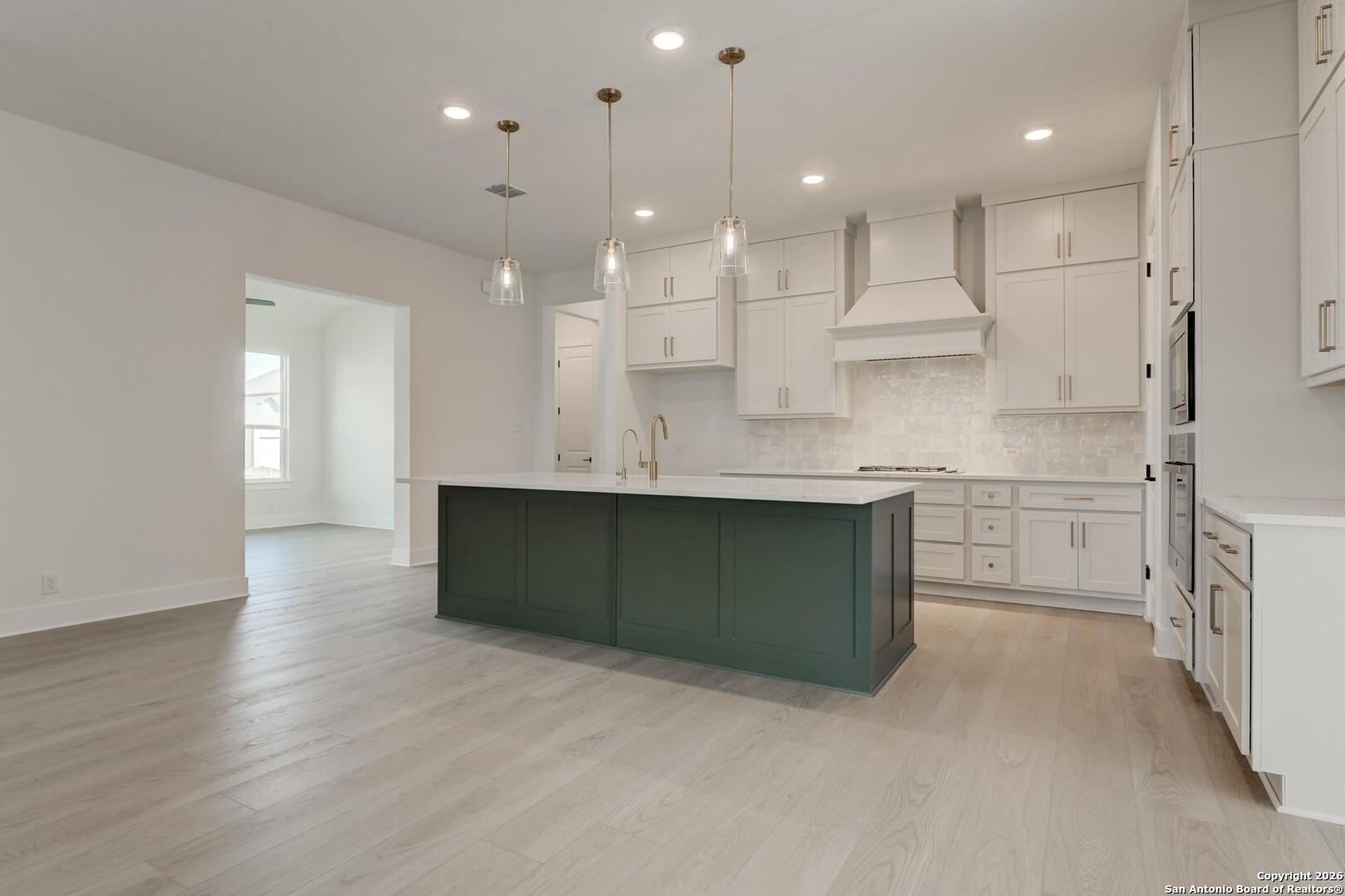 151 Annette Drive Castroville, TX 78009 - Photo 7 of 31