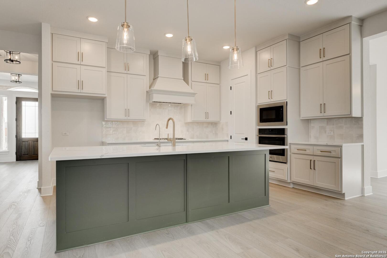 151 Annette Drive Castroville, TX 78009 - Photo 8 of 31