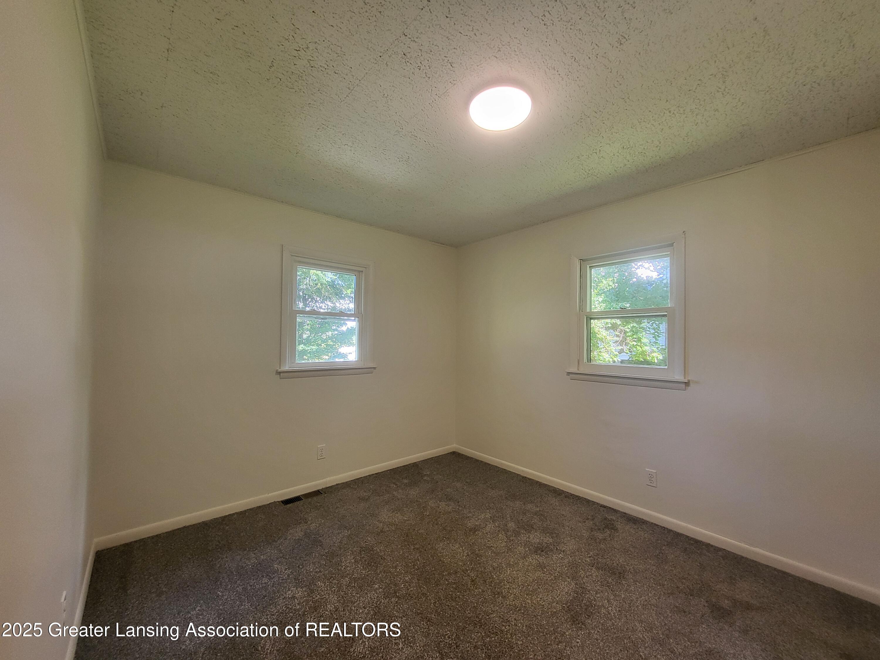 1692 South Smith Road Eaton Rapids, MI 48827 - Photo 17 of 33 1000032119