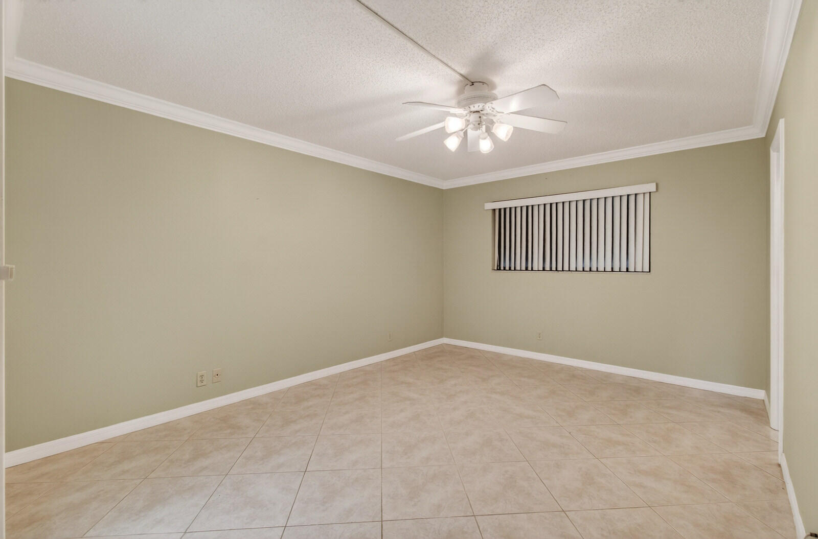 3951 Northeast 19th Road, Unit 1701 Pompano Beach, FL 33064 - Photo 50 of 82 DSC_6646