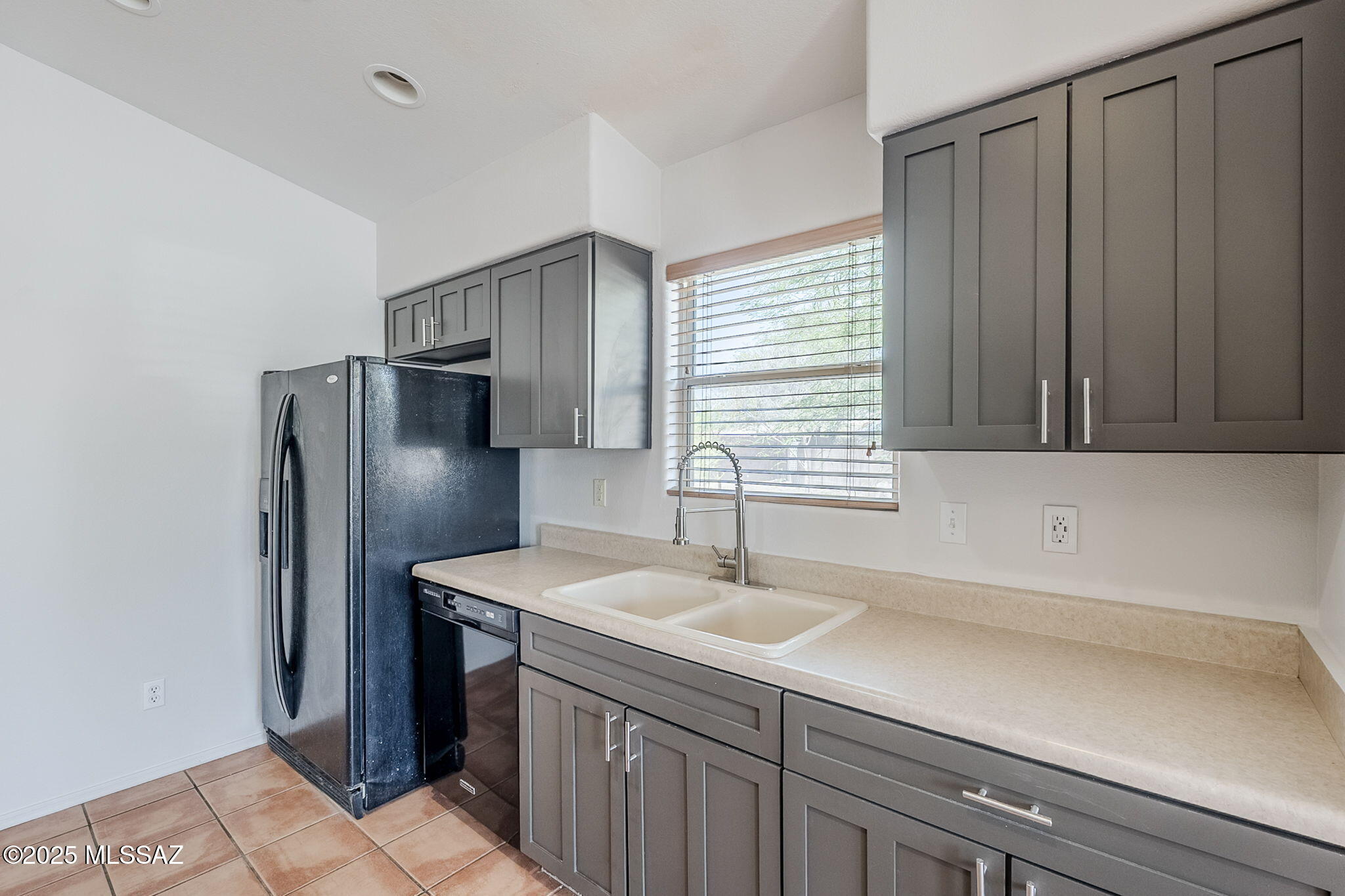 2321 Silvergate Place Tucson, AZ 85745 - Photo 6 of 45