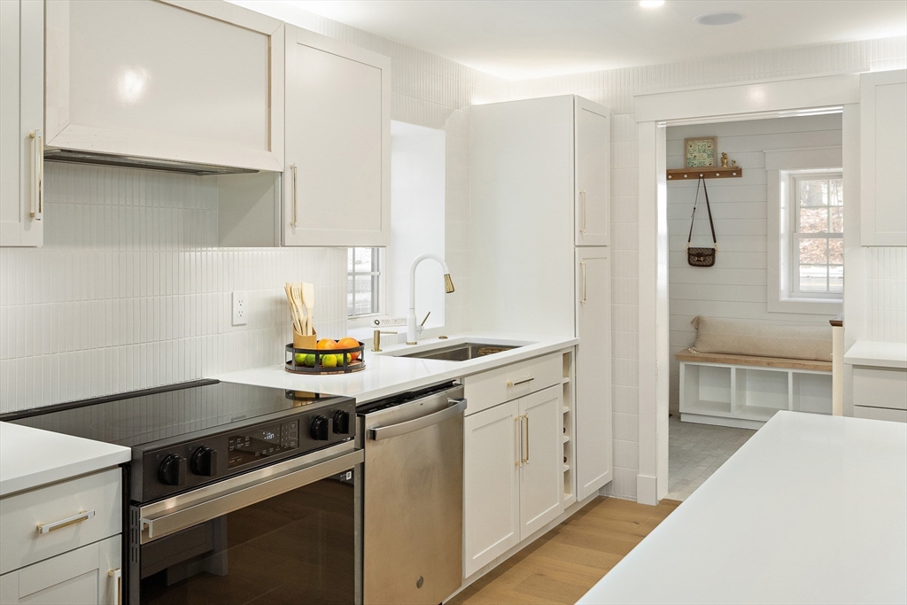 355 Maynard Road Sudbury, MA 01776 - Photo 5 of 18