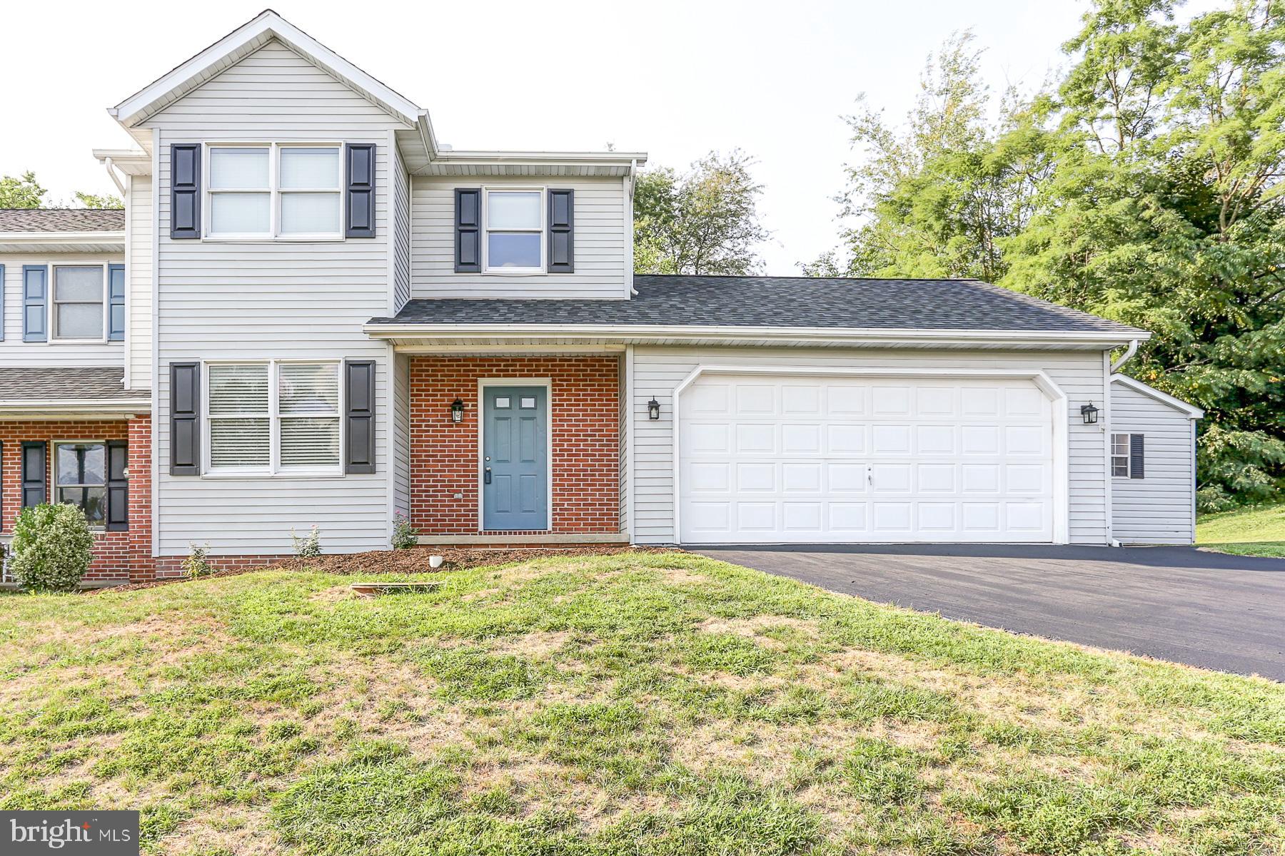 12 Edgewood Drive Lititz, PA 17543 - Photo 1 of 35