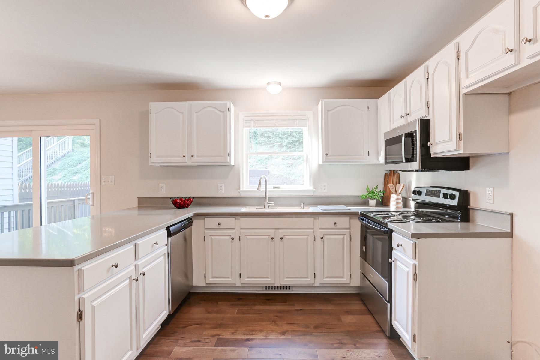 12 Edgewood Drive Lititz, PA 17543 - Photo 11 of 35
