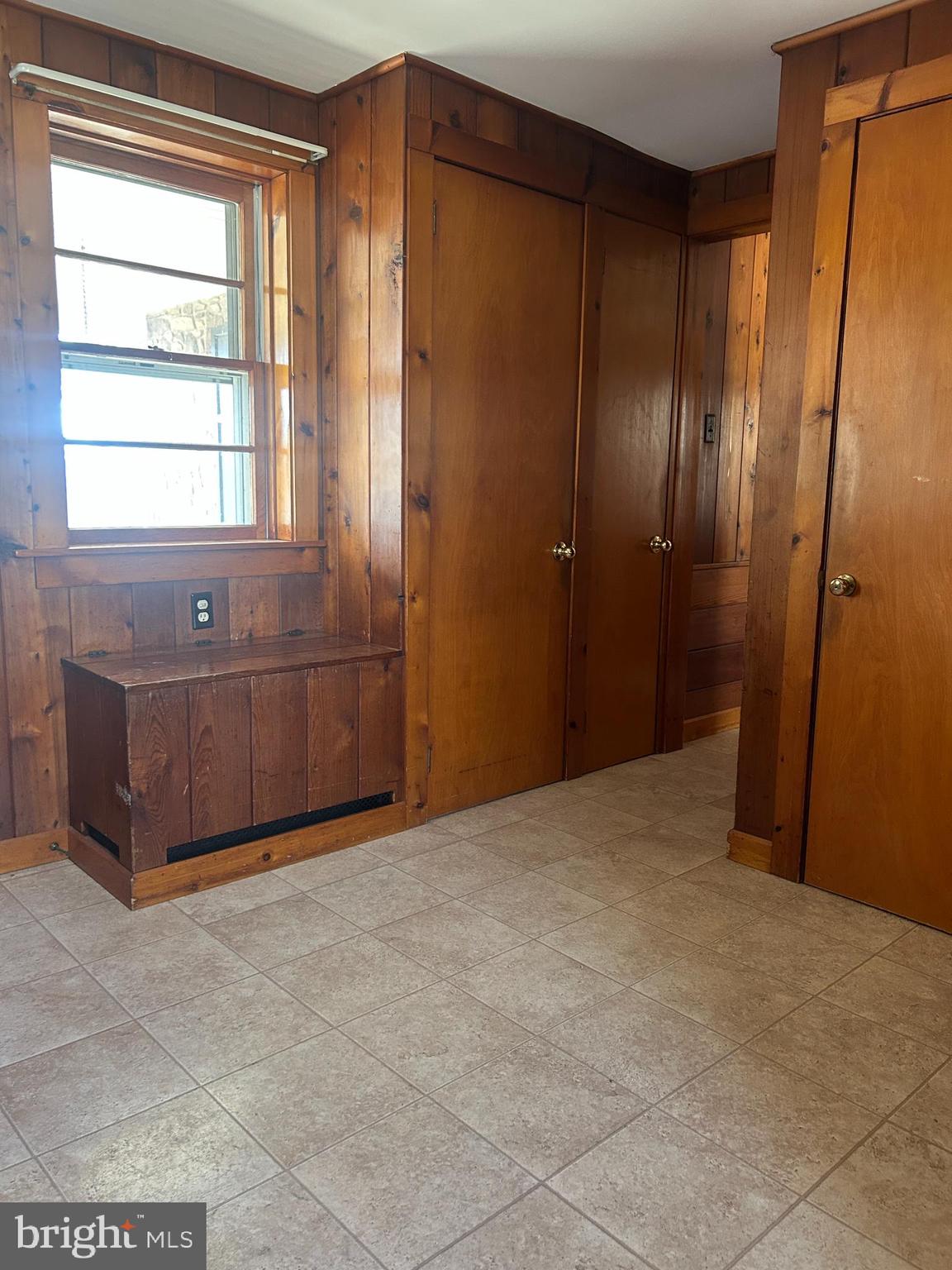 6953 Sladek Road New Hope, PA 18938 - Photo 8 of 25 Laundry/mudroom