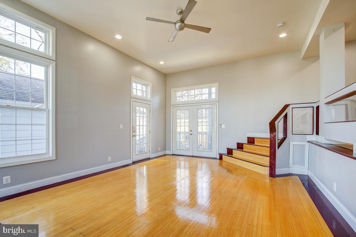 3921 Ingomar Street Northwest Washington, DC 20015 - Photo 18 of 33 Plenty of Sunlight in FR.
