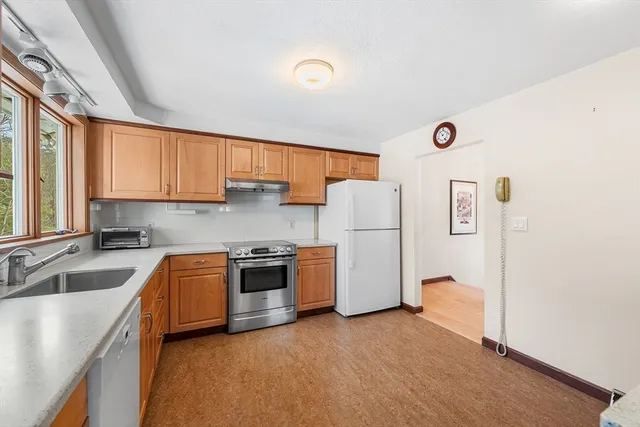 $999,900 | 90 Sunnyside Avenue, Reading, MA 01867