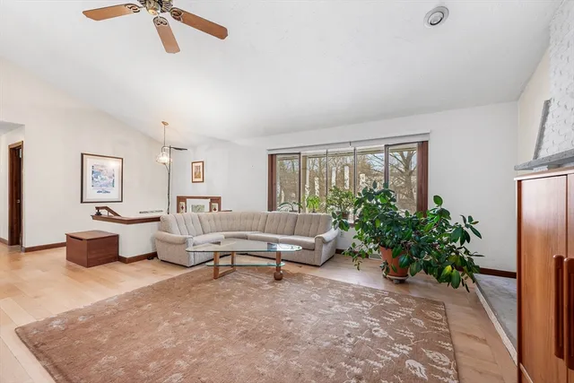 $999,900 | 90 Sunnyside Avenue, Reading, MA 01867