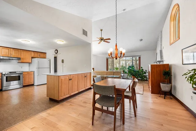 $999,900 | 90 Sunnyside Avenue, Reading, MA 01867