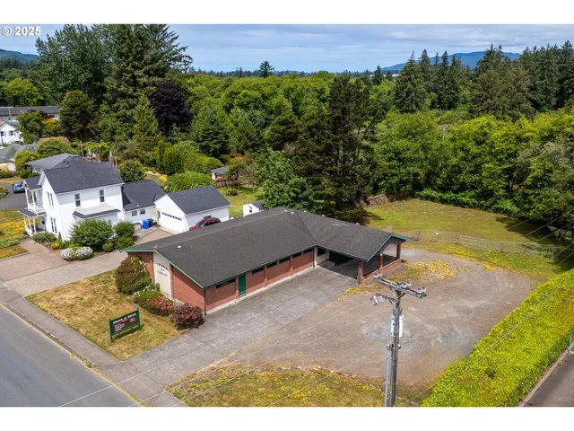 $695,000 | 2506 1st Street, Tillamook, OR 97141