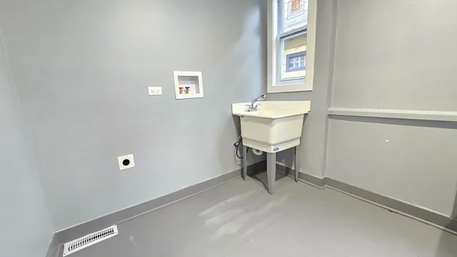 $335,700 | 624 North Leclaire Avenue, Chicago, IL 60644