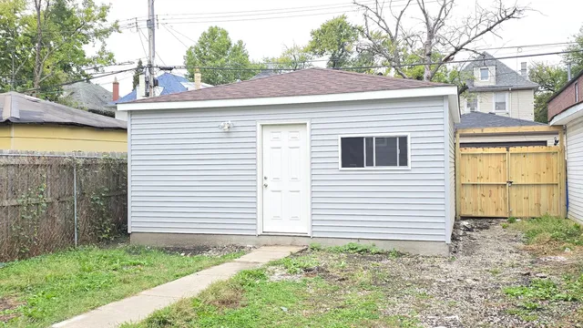 $335,700 | 624 North Leclaire Avenue, Chicago, IL 60644